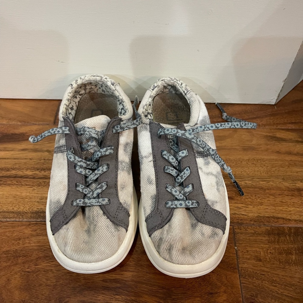 Hey Dude Kids Sneakers in Gray and White